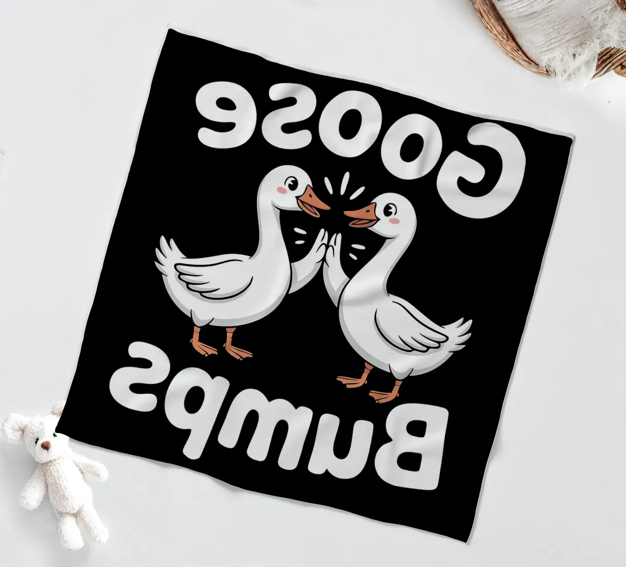 Oca in calore Oche Pun Bird coperta in pile da Liam Johnson