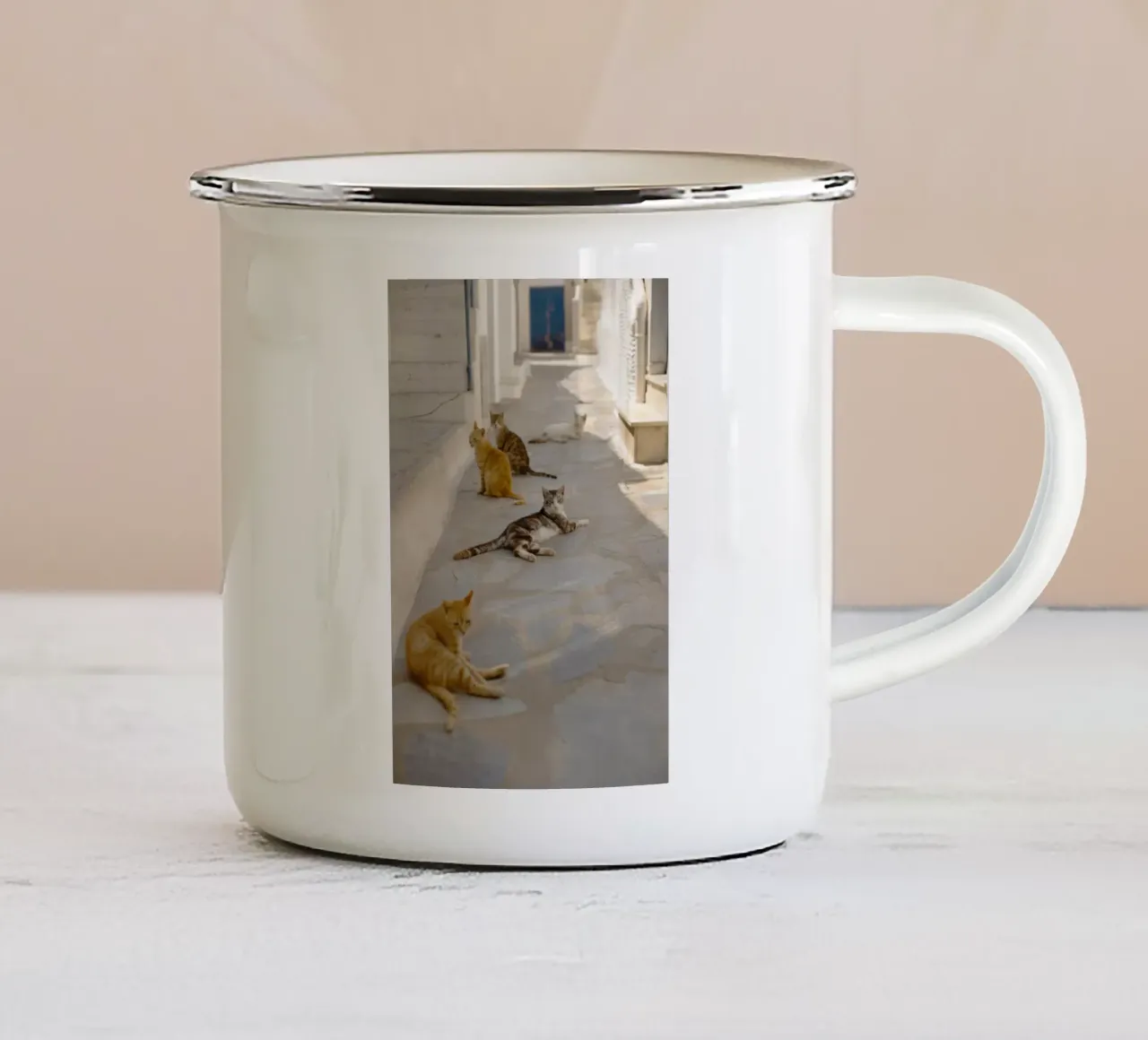Gatti in Grecia tazza in smalto da Simon Koy