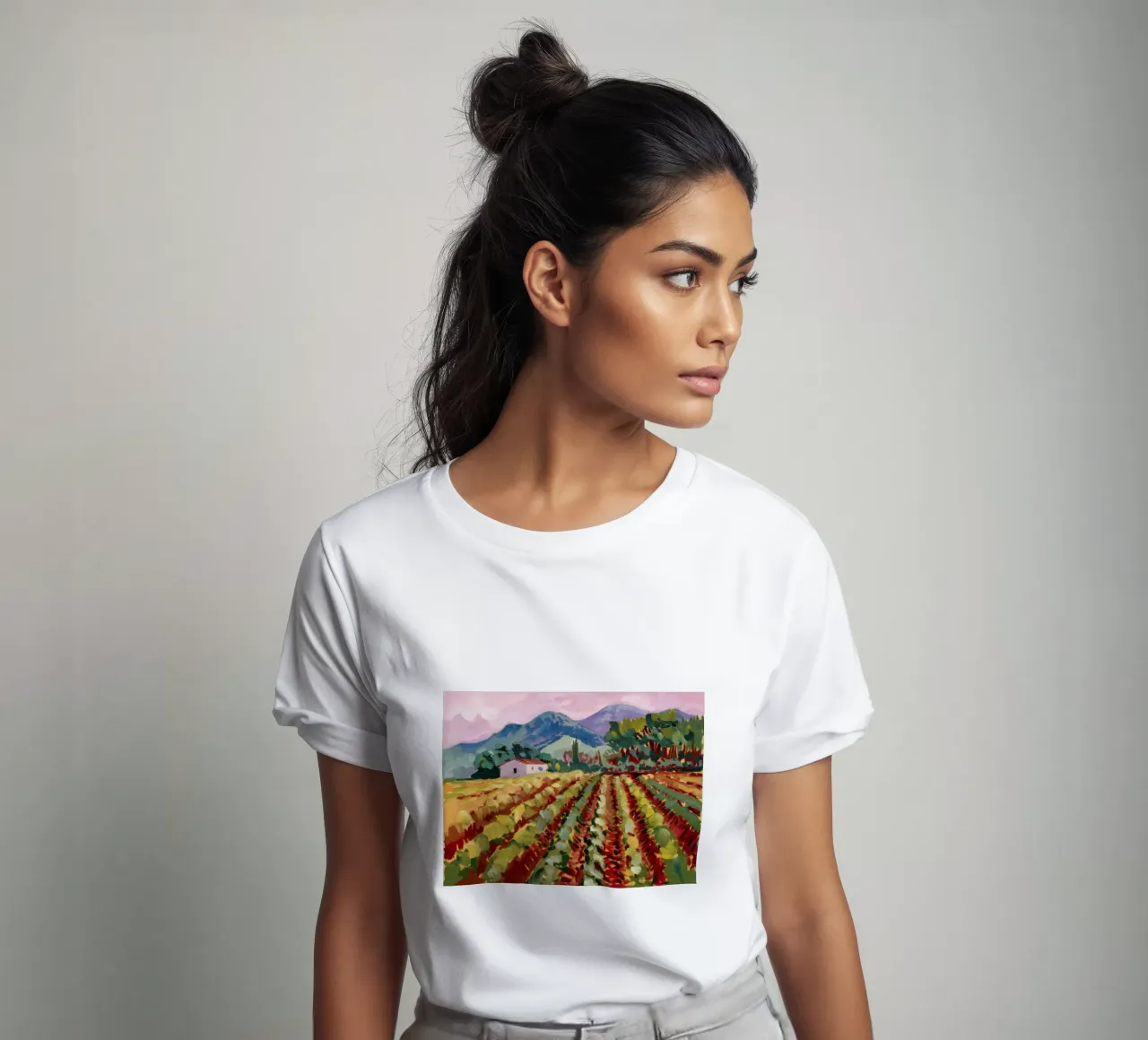 Verdeggianti filari di vigneti t-shirt da Angkasa Mist