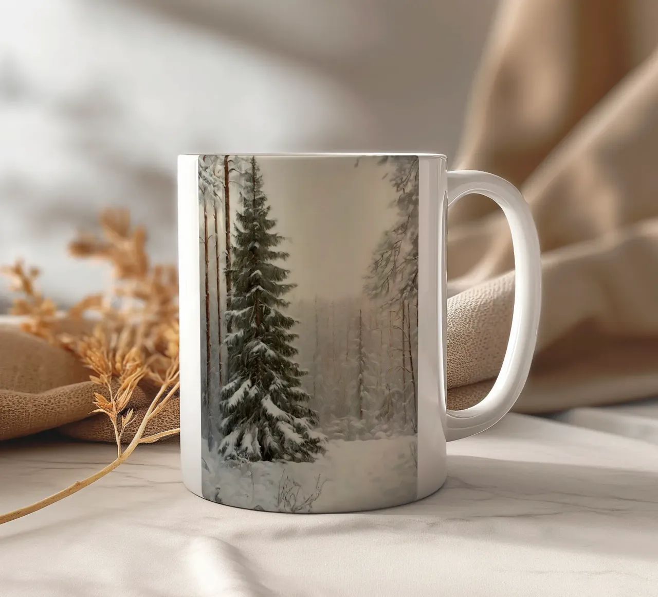 Foresta invernale innevata con abete maestoso tazza in ceramica da Cozy Vibes