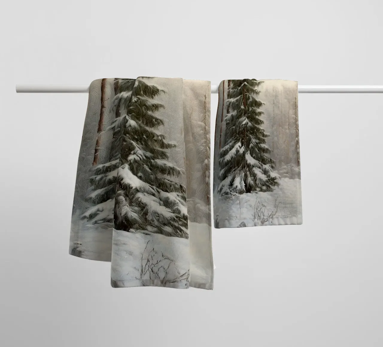 Forêt d'hiver enneigée avec un sapin majestueux serviette de bain de Cozy Vibes