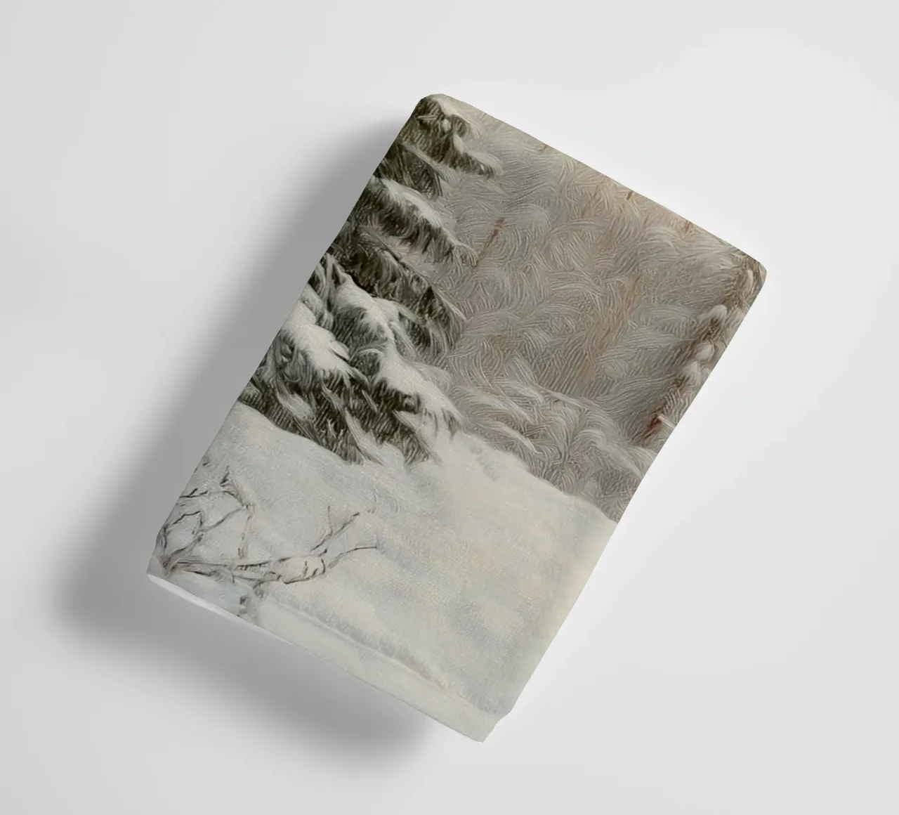 Forêt d'hiver enneigée avec un sapin majestueux serviette de bain de Cozy Vibes