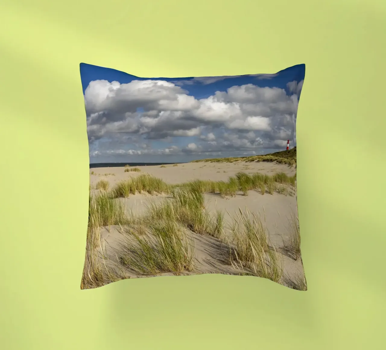 Strand und Leuchtturm List-Ost auf Sylt cuscino da Reisefotografie - Bilder aus aller Welt