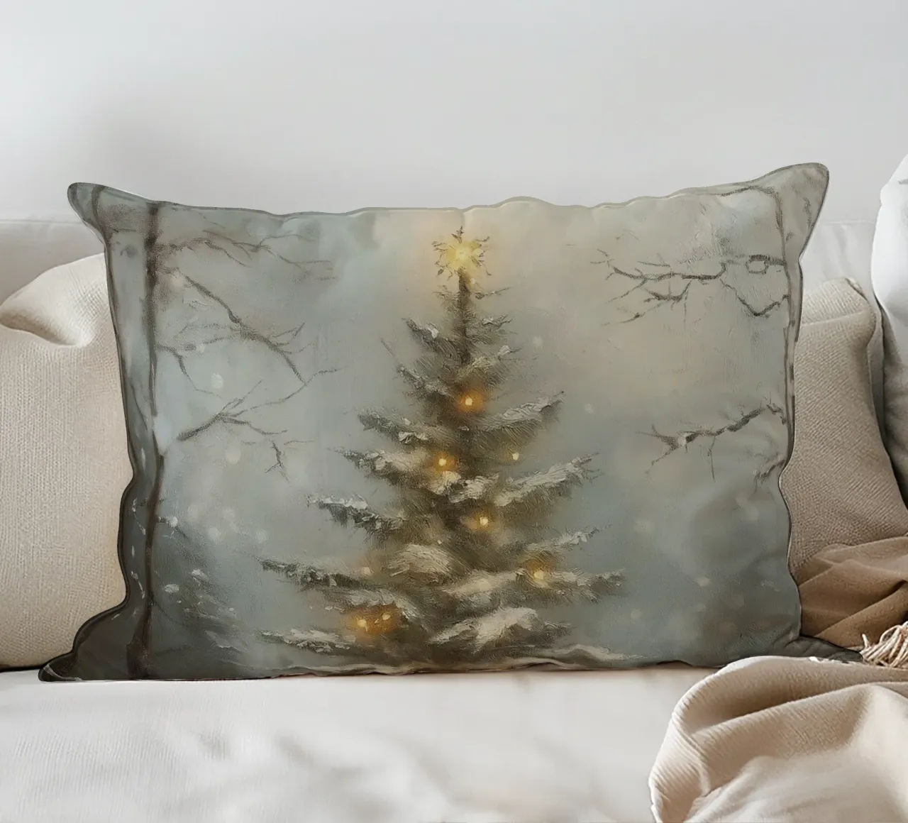Albero di Natale innevato con luci nella foresta invernale cuscino da Cozy Vibes