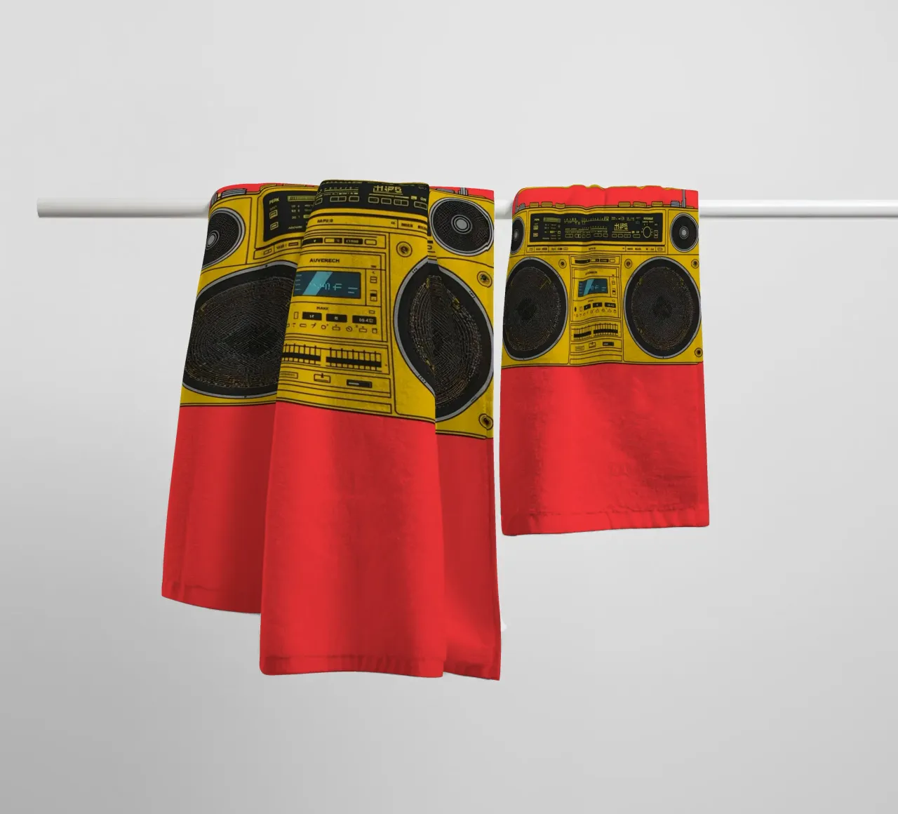 speaker in red shade badhanddoek van Creaton