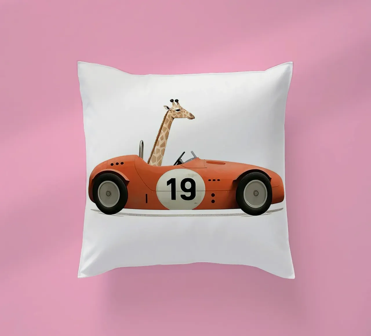 Giraffa in auto giocattolo cuscino da Emil Art Studio