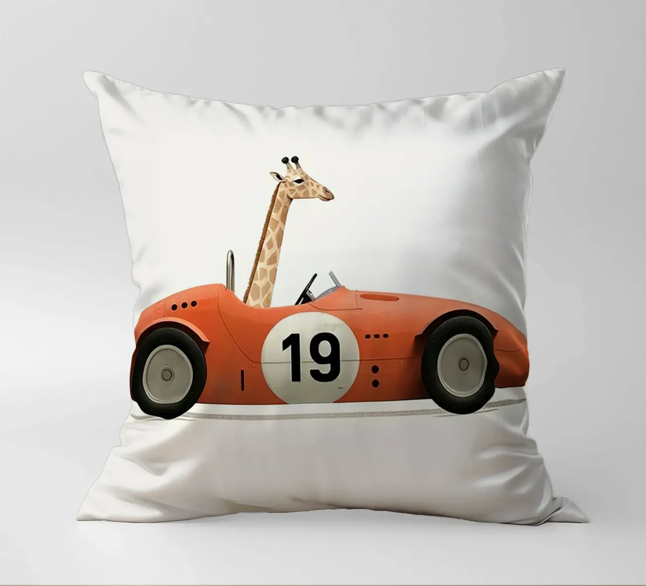 Giraffa in auto giocattolo cuscino da Emil Art Studio