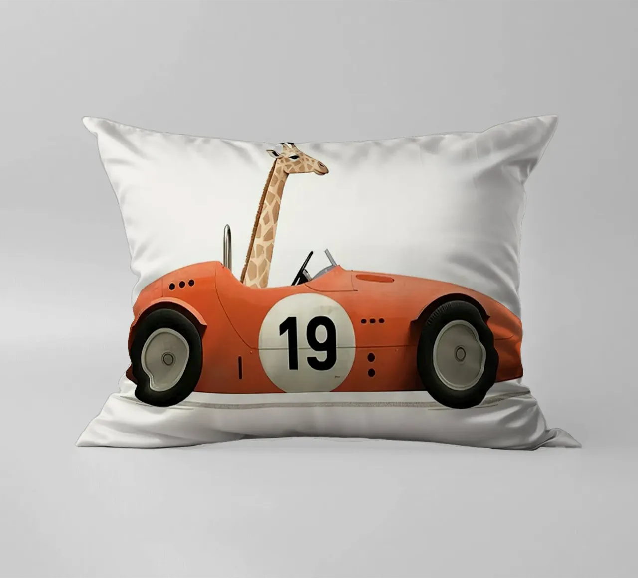 Giraffa in auto giocattolo cuscino da Emil Art Studio