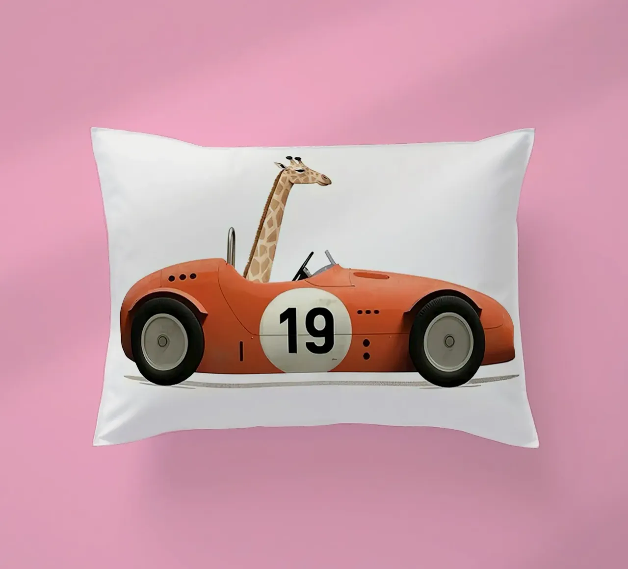 Giraffa in auto giocattolo cuscino da Emil Art Studio