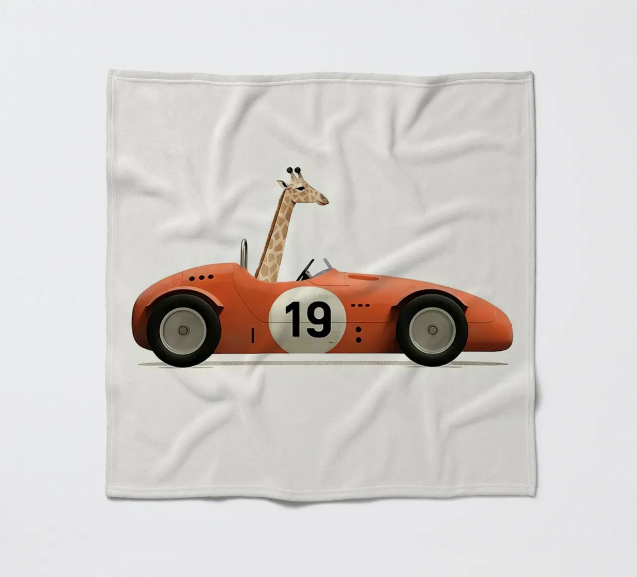 Giraffa in auto giocattolo coperta in pile da Emil Art Studio