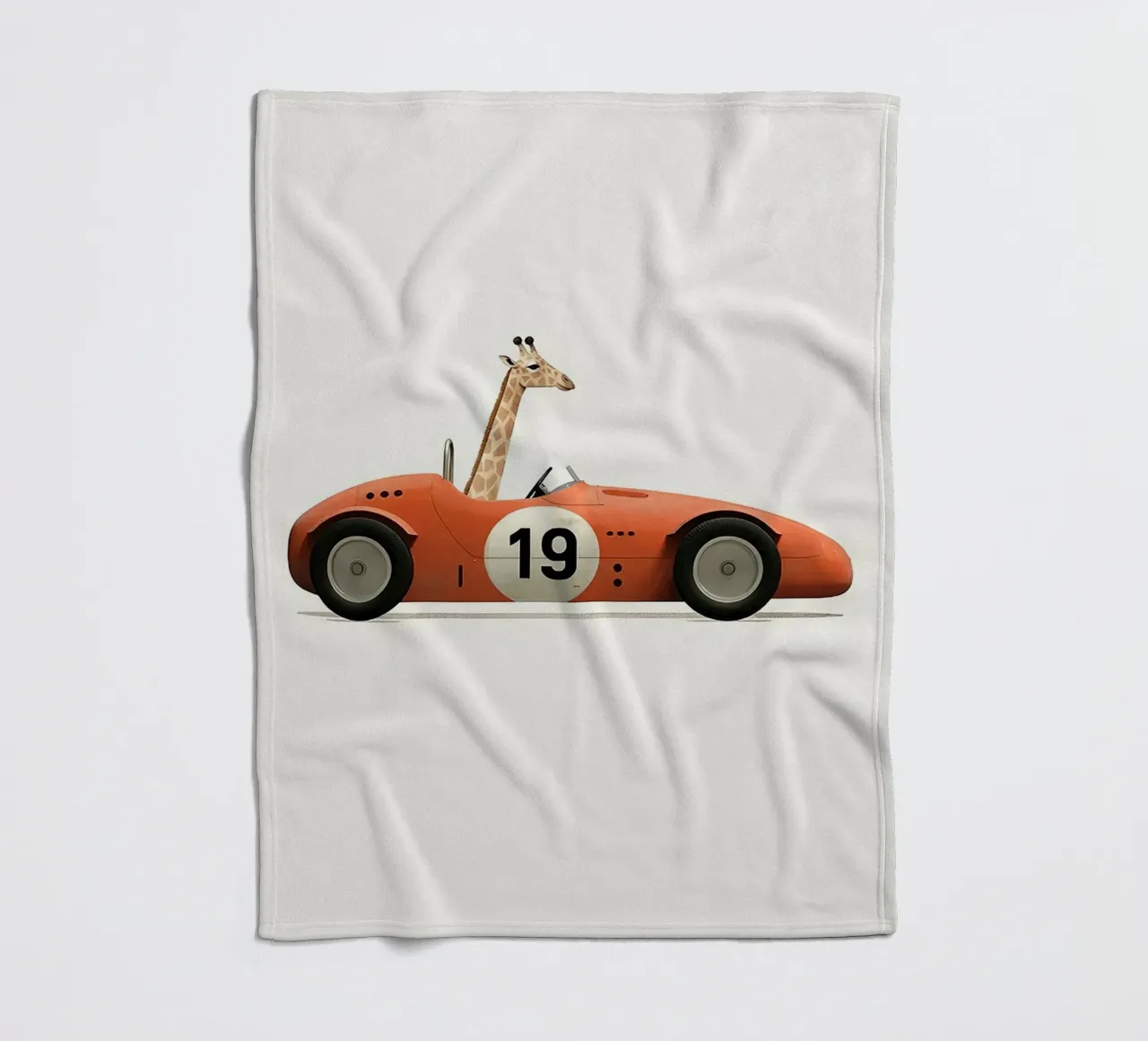 Giraffa in auto giocattolo coperta in pile da Emil Art Studio
