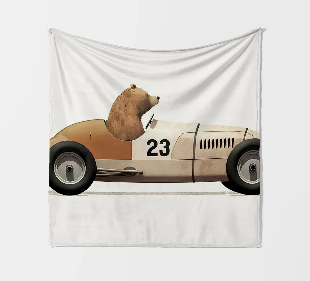 Orso in auto giocattolo coperta in pile da Emil Art Studio