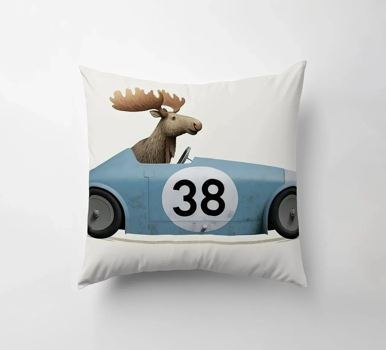 Alce in auto giocattolo cuscino da Emil Art Studio