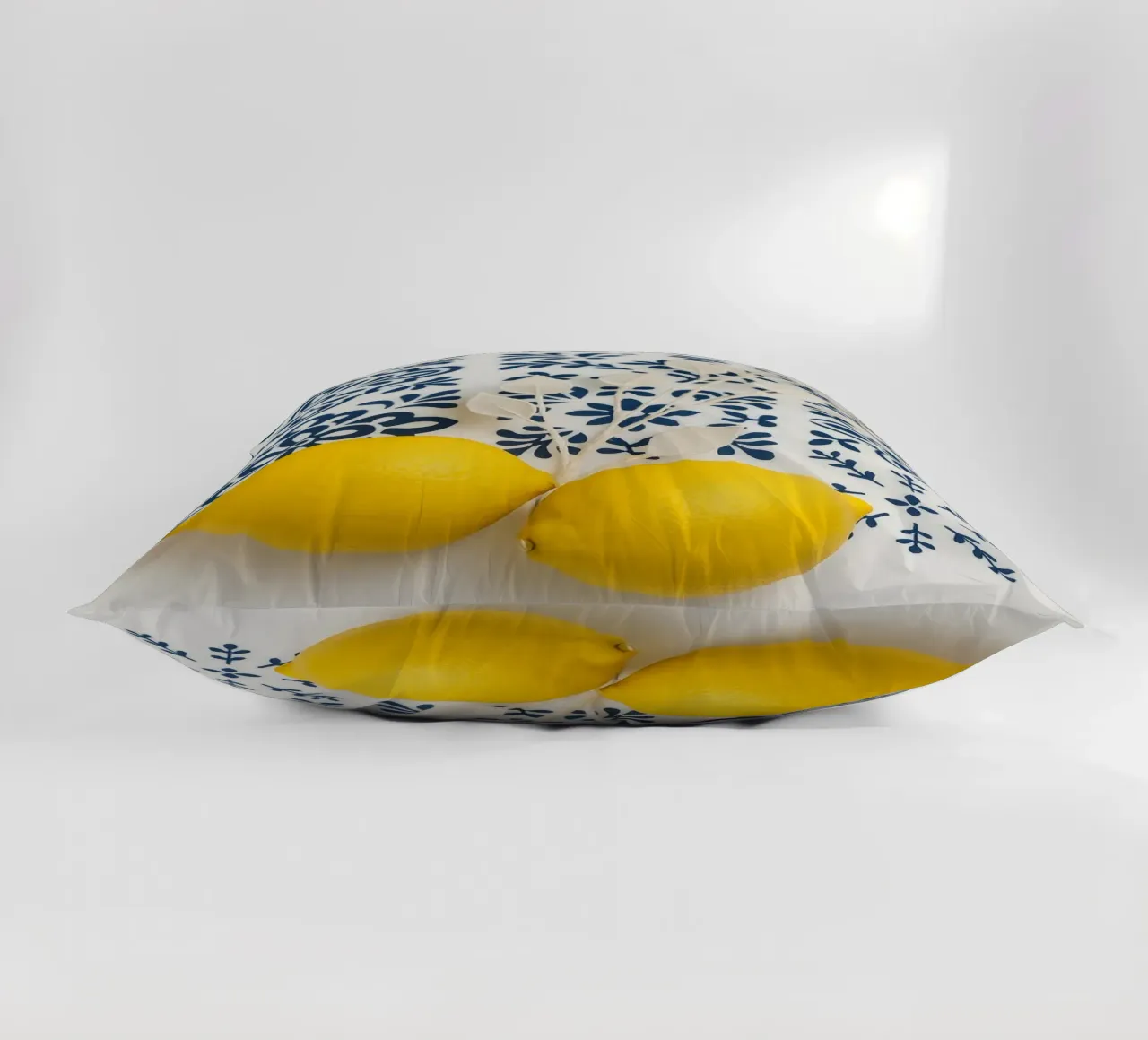 Piastrelle mediterranee e design al limone cuscino da Casa Calm