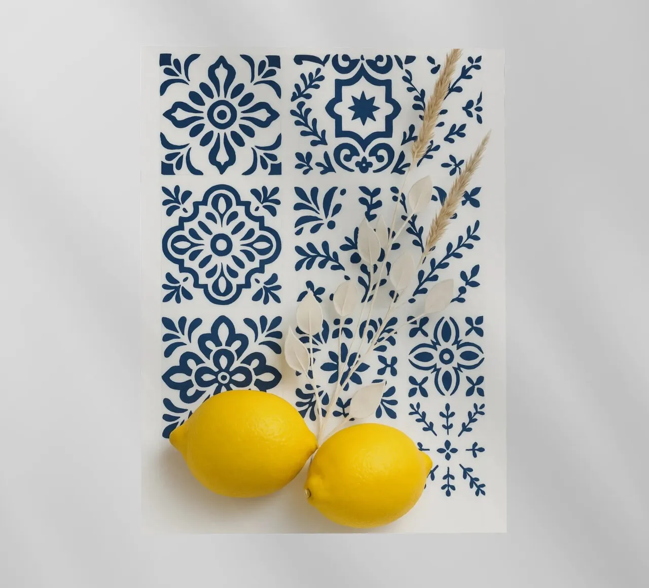 Piastrelle mediterranee e design al limone pellicola backlit da Casa Calm