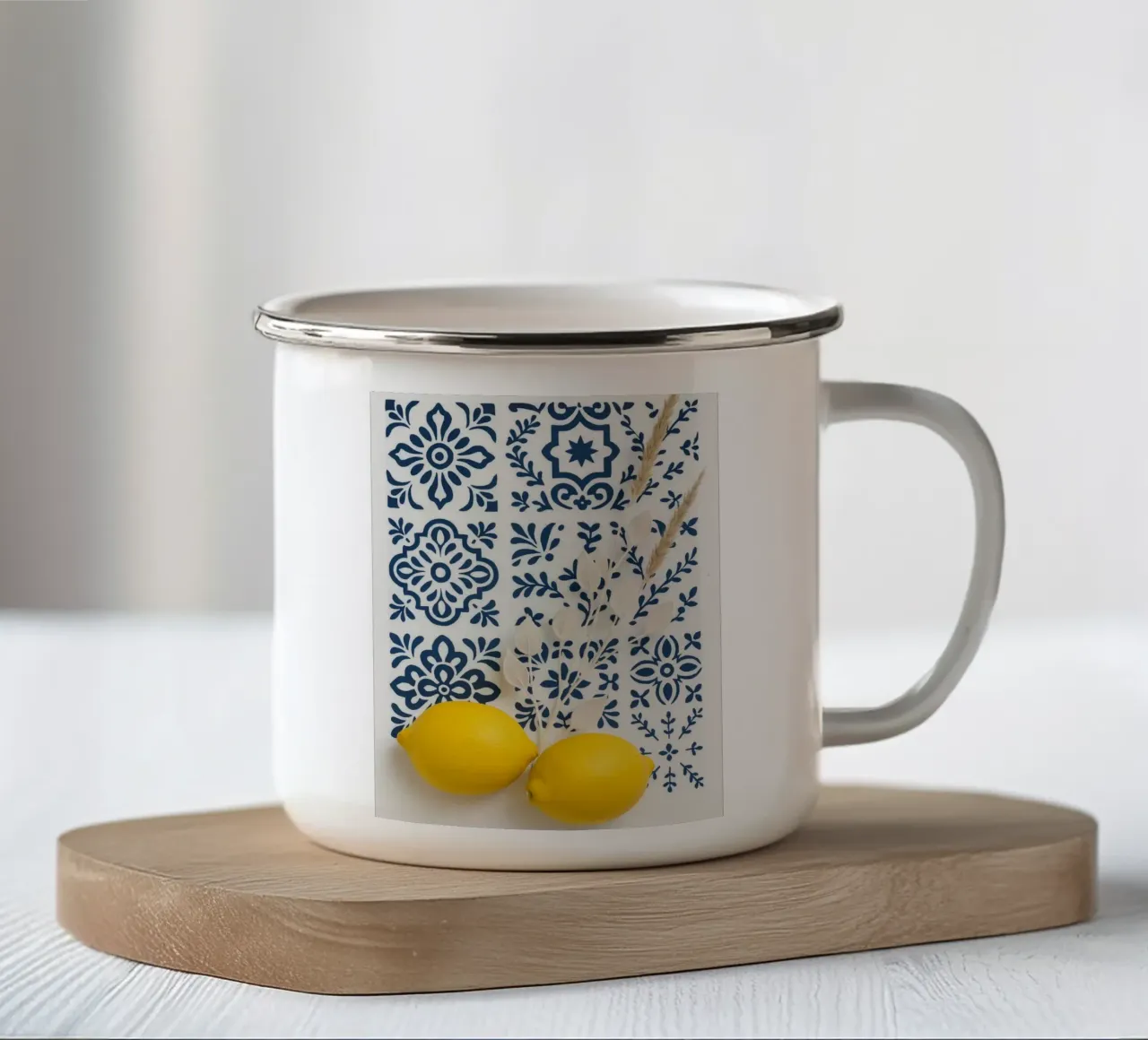 Piastrelle mediterranee e design al limone tazza in smalto da Casa Calm