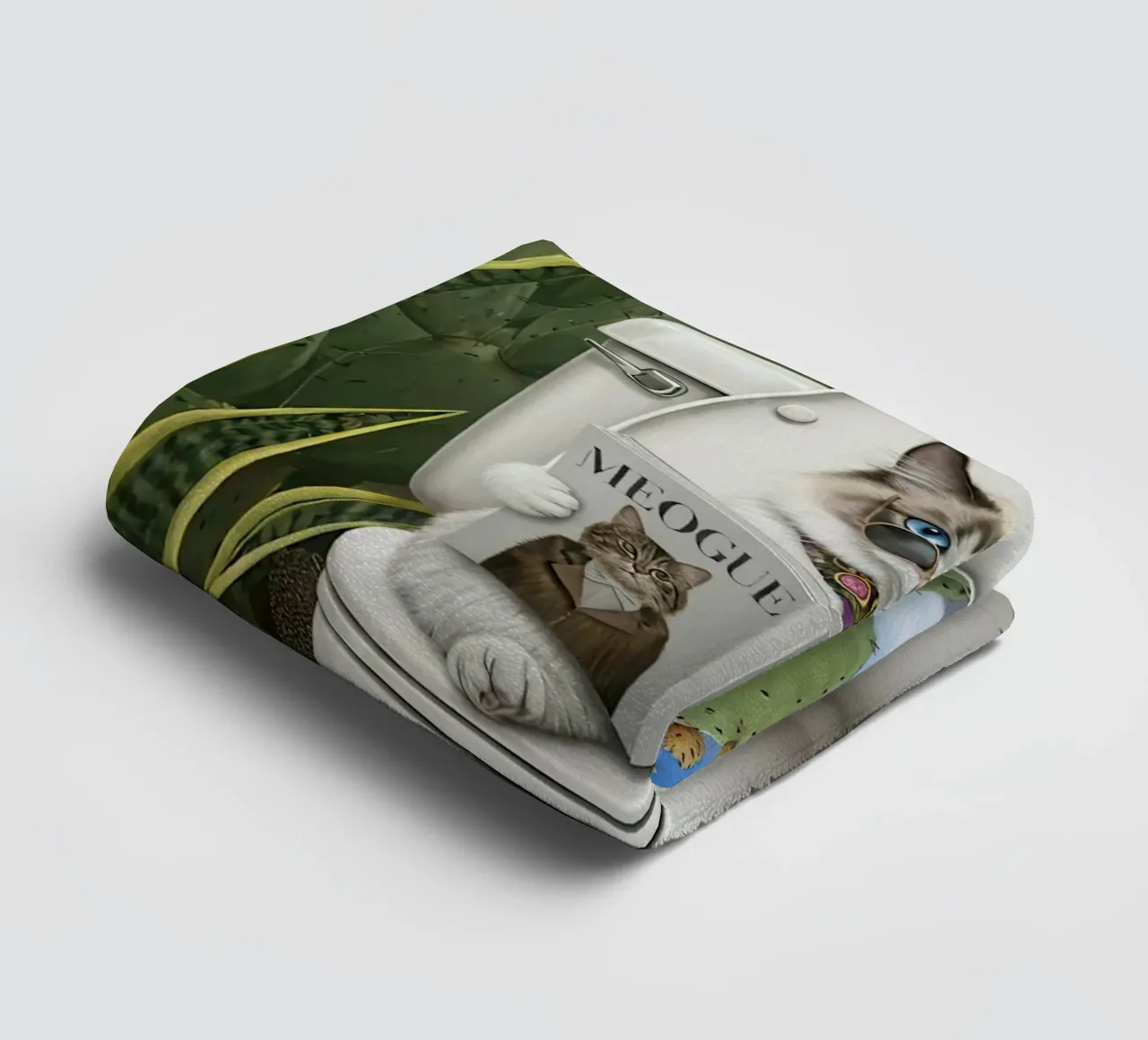 Cat Reading Magazine on Toilet asciugamano da bagno da Attaboy Dsgn