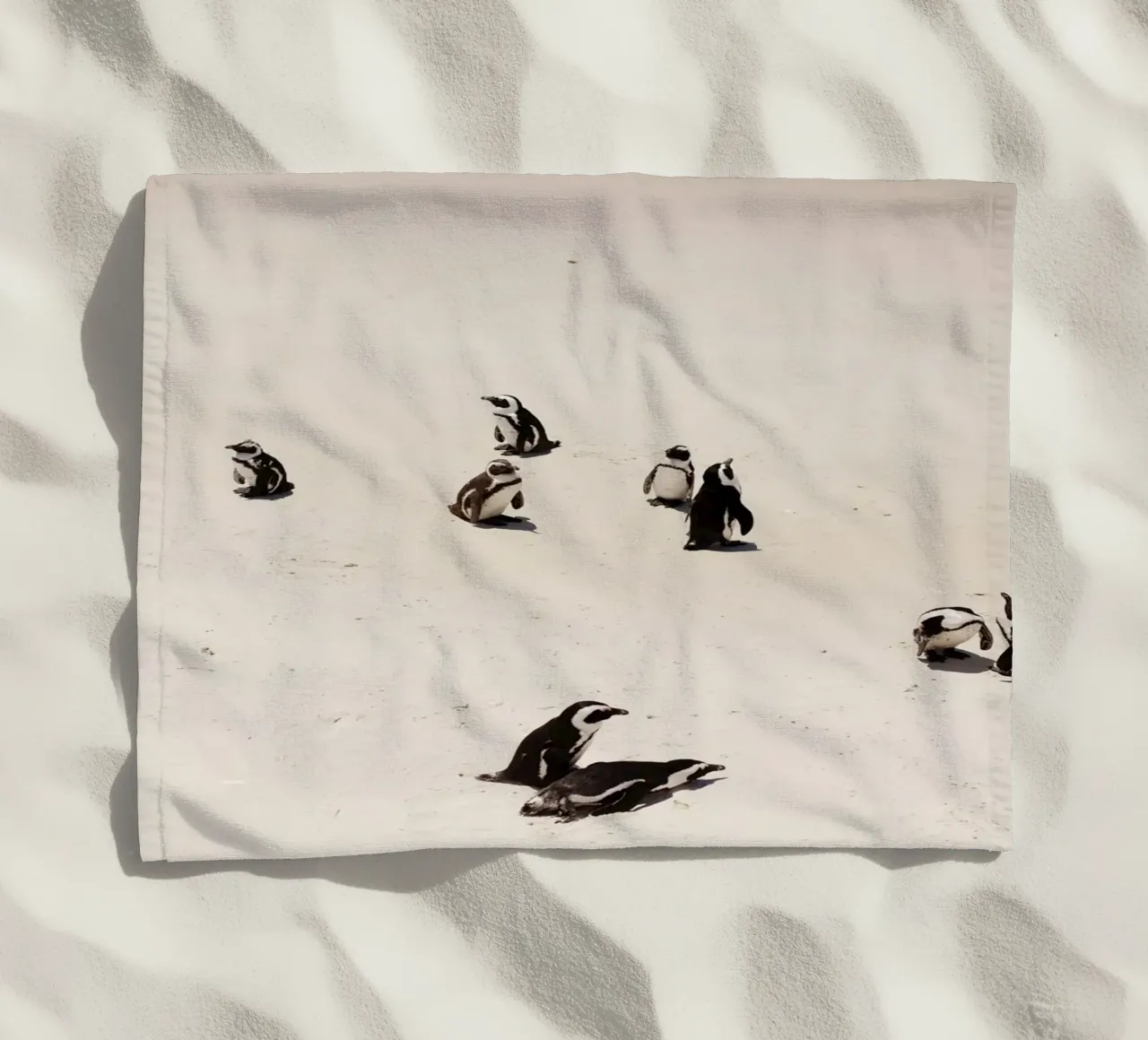 Pinguïns in Zuid-Afrika (Kaapstad) strandhanddoek van Simon Koy