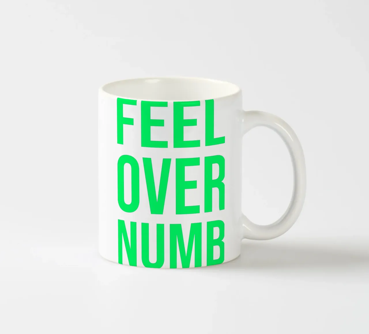 OVER Series- bold letters, brave values (5 colors) tazza in ceramica da FRICKE DESIGN