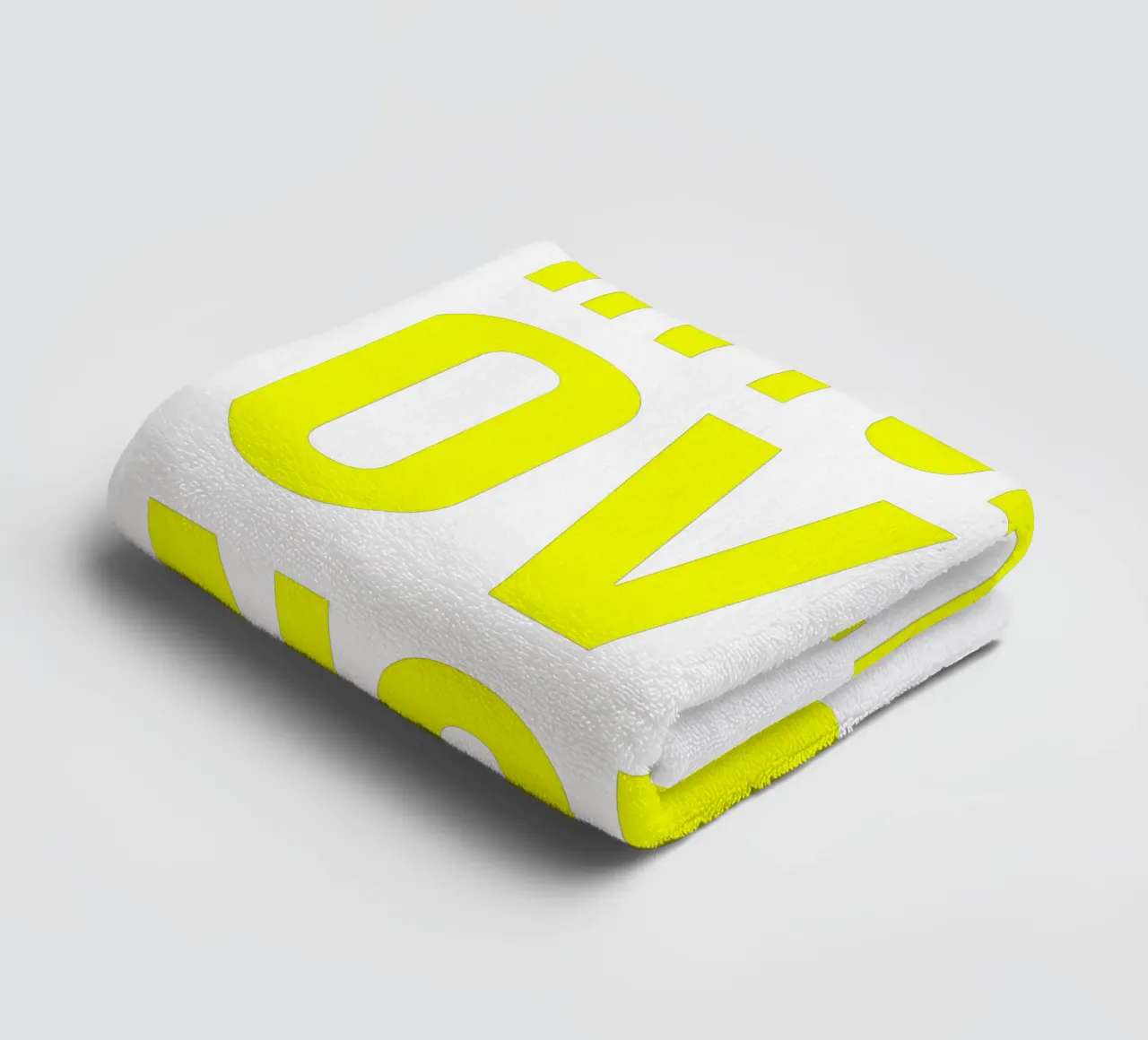 OVER Series- bold letters, brave values (5 colors) asciugamano da bagno da FRICKE DESIGN