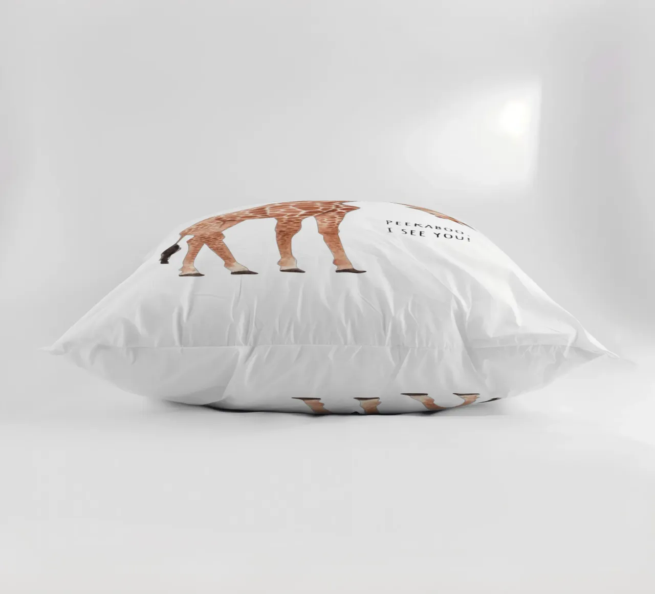 Peekaboo, ti vedo! cuscino da Doodle Dreams Art