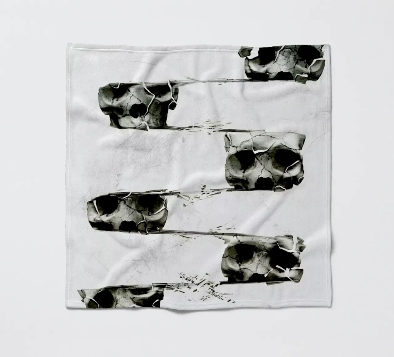 Skull III coperta in pile da Ali Gulec