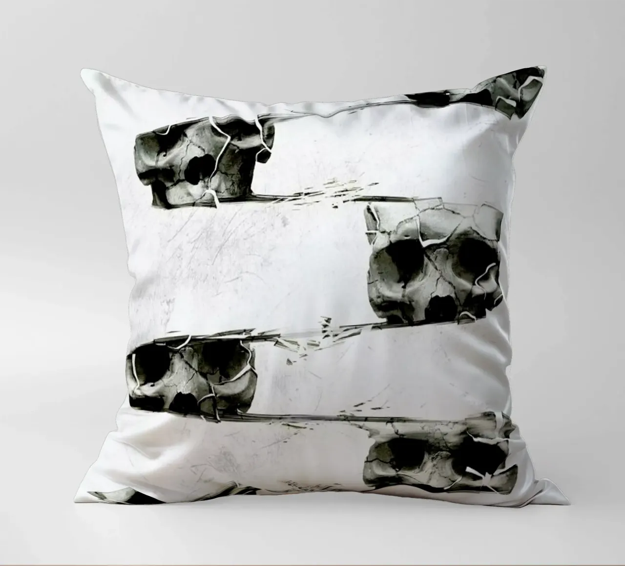 Skull III cuscino da Ali Gulec