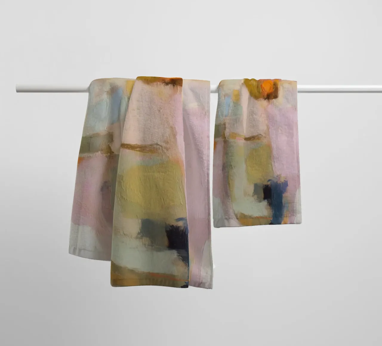 Sfumature di colore delicatamente fluide asciugamano da bagno da Carinaprint