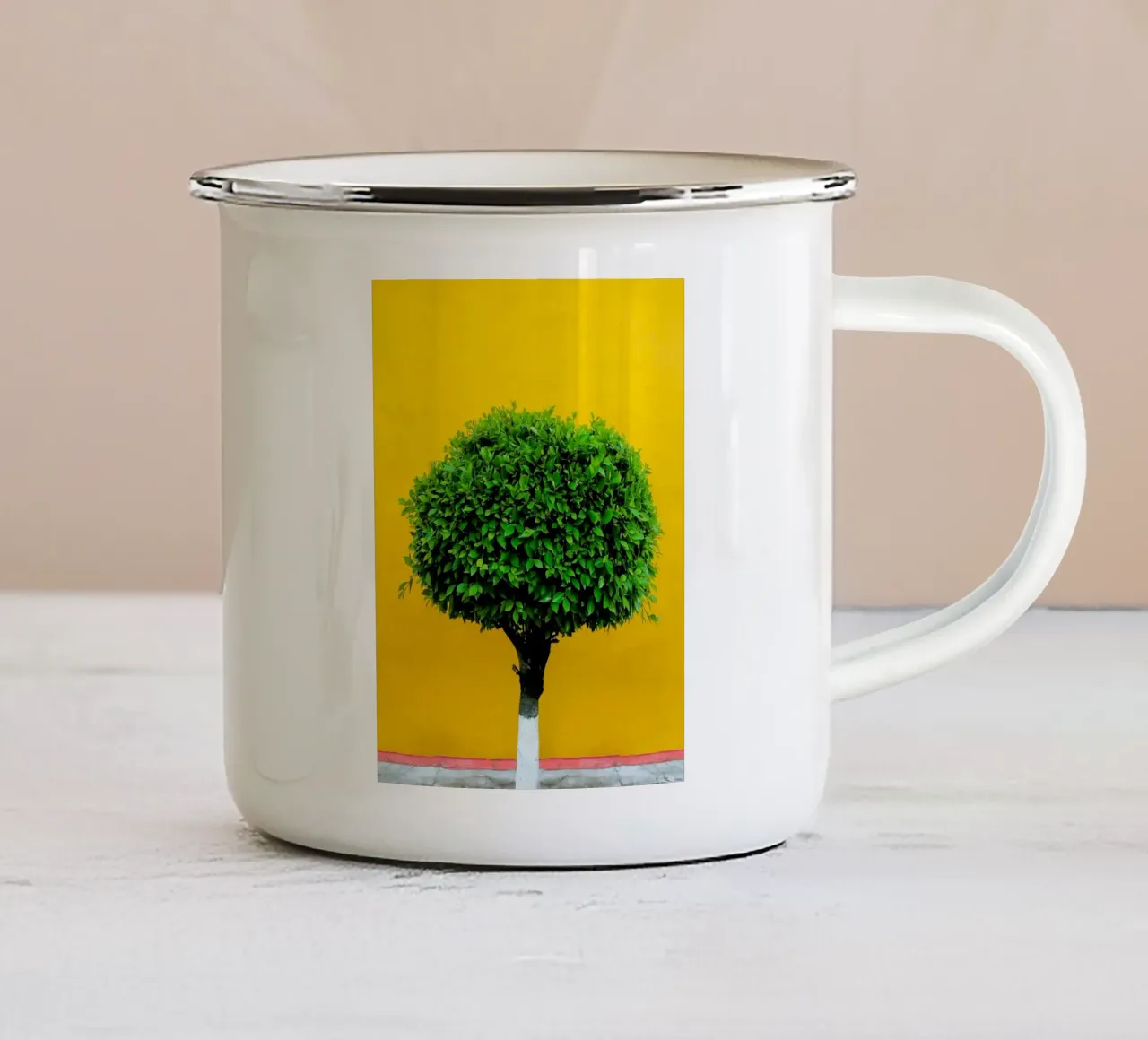 single tree in yellow shade tazza in smalto da Monel
