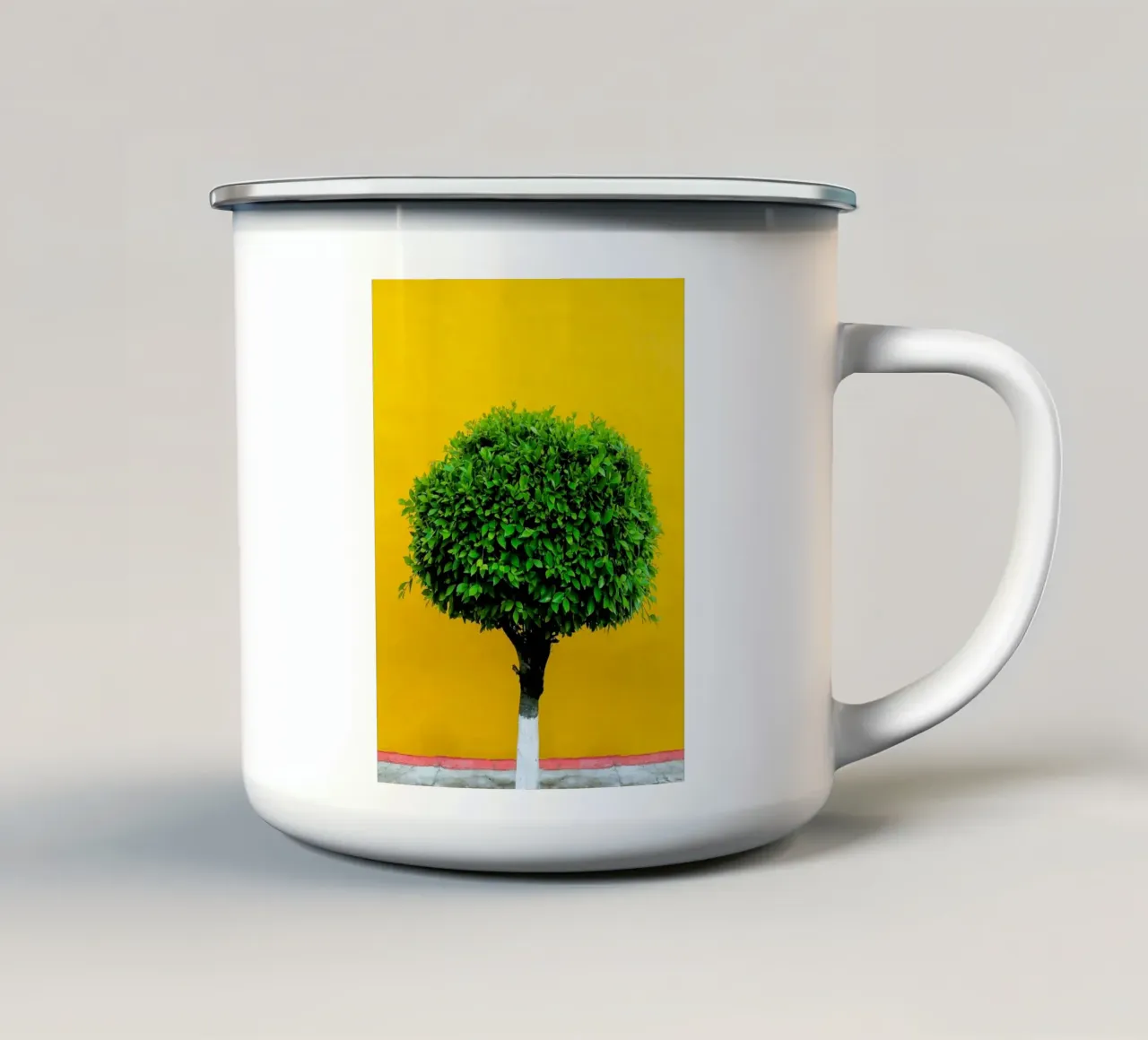 single tree in yellow shade tazza in smalto da Monel