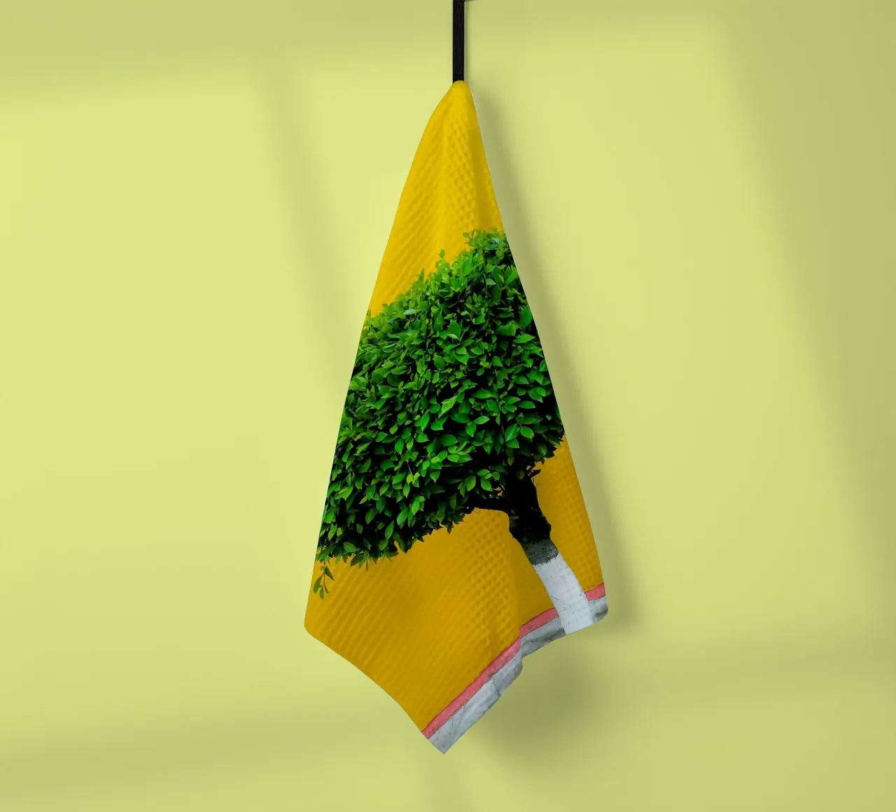 single tree in yellow shade canovaccio da cucina da Monel