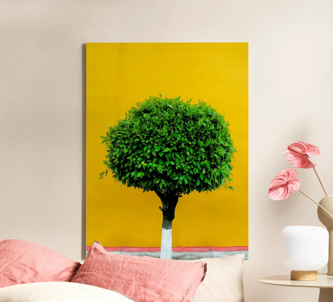 single tree in yellow shade tela da Monel