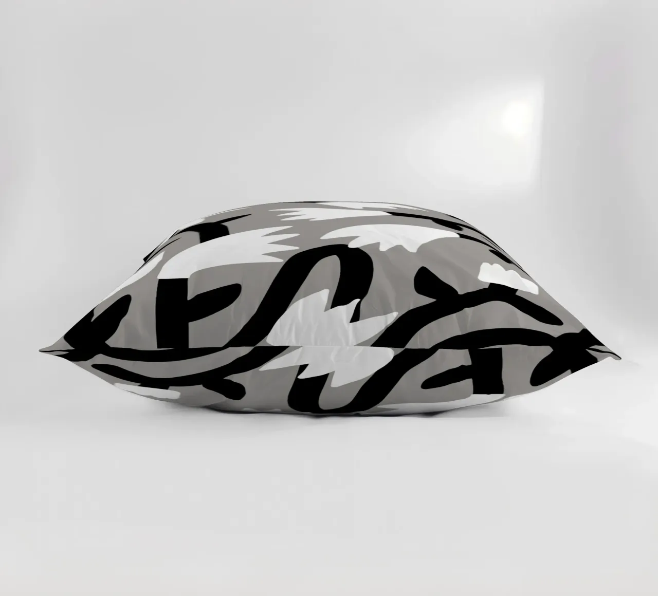 Bianco e nero floreale cuscino da Little Dean