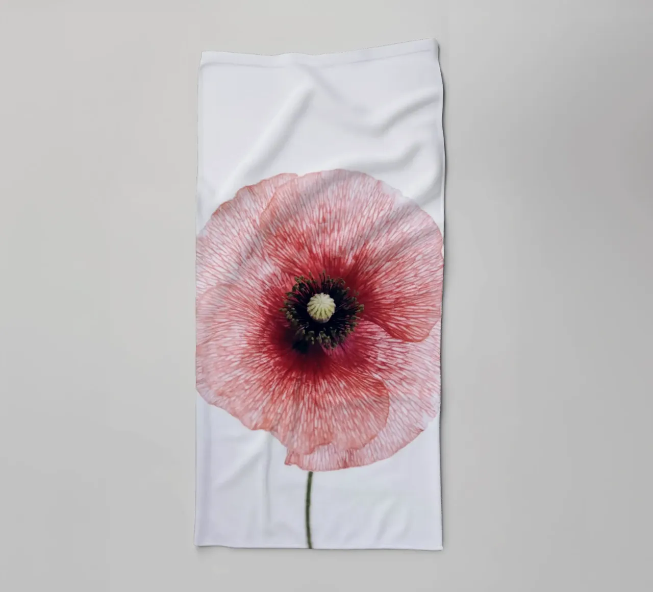 circle flower in red asciugamano da bagno da rooka