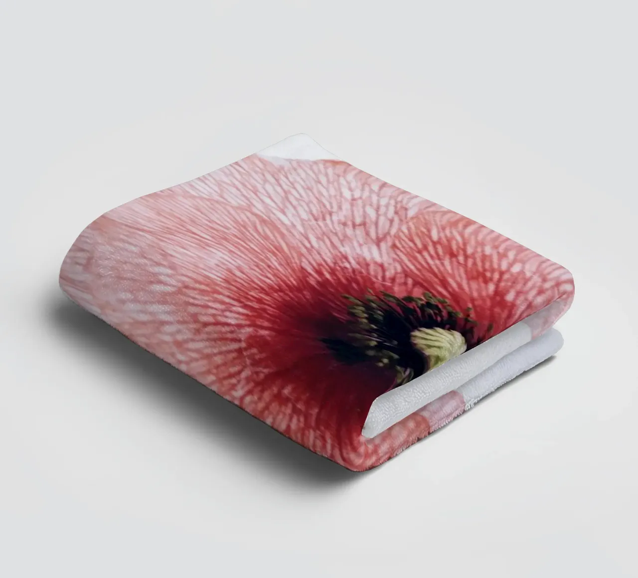 circle flower in red asciugamano da bagno da rooka