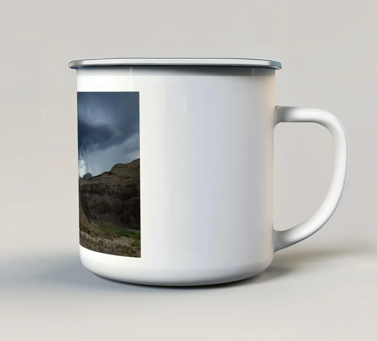 tornado in montagna tazza in smalto da Earthly Visions