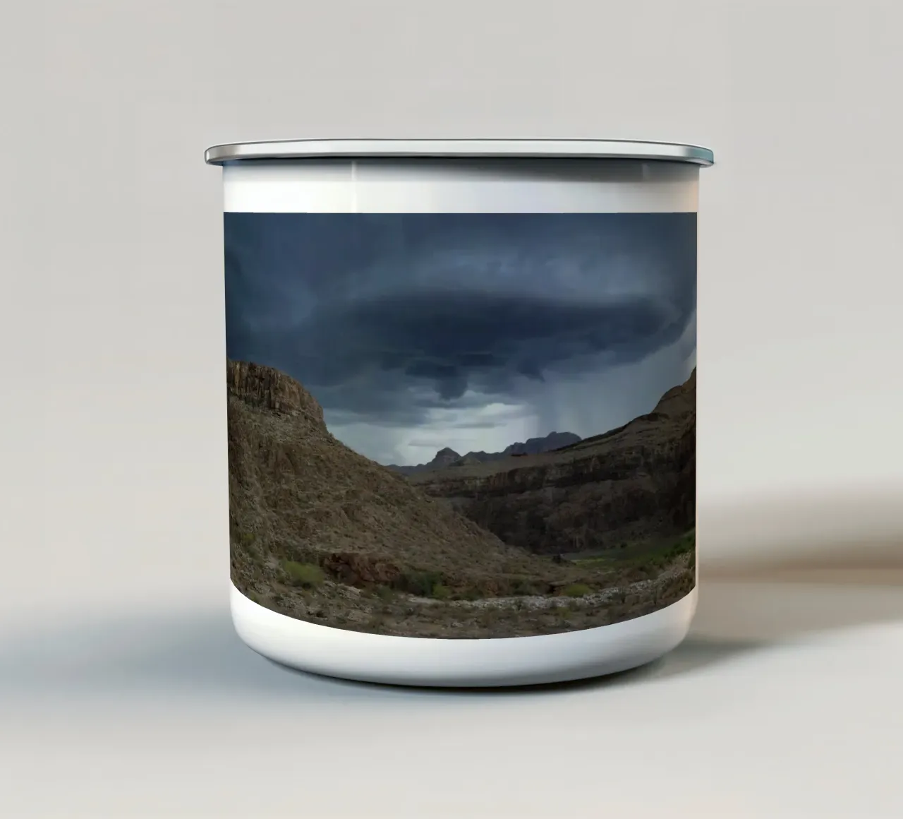 tornado in montagna tazza in smalto da Earthly Visions