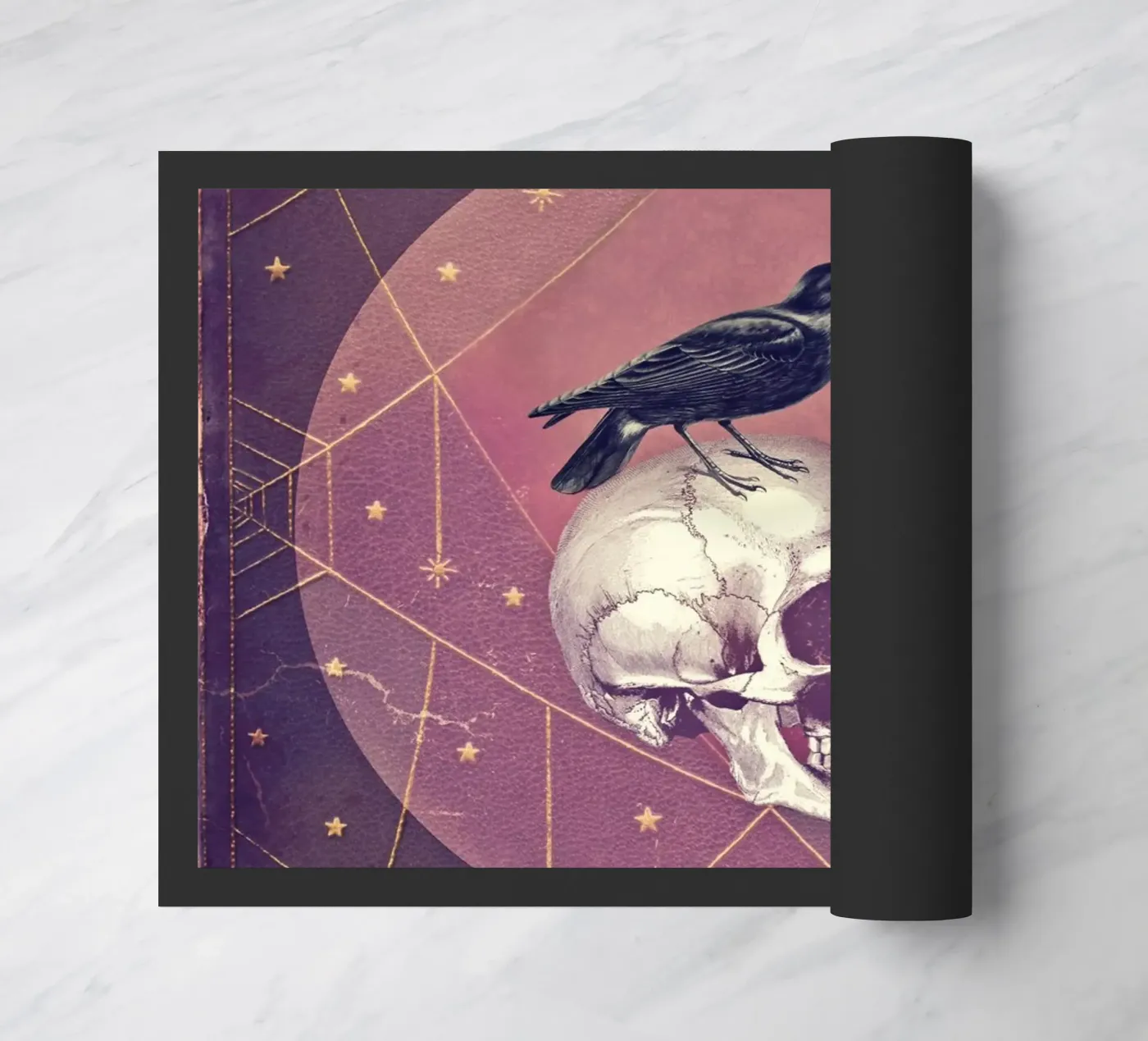 Collage di corvi e teschi zerbino da Eva Nev