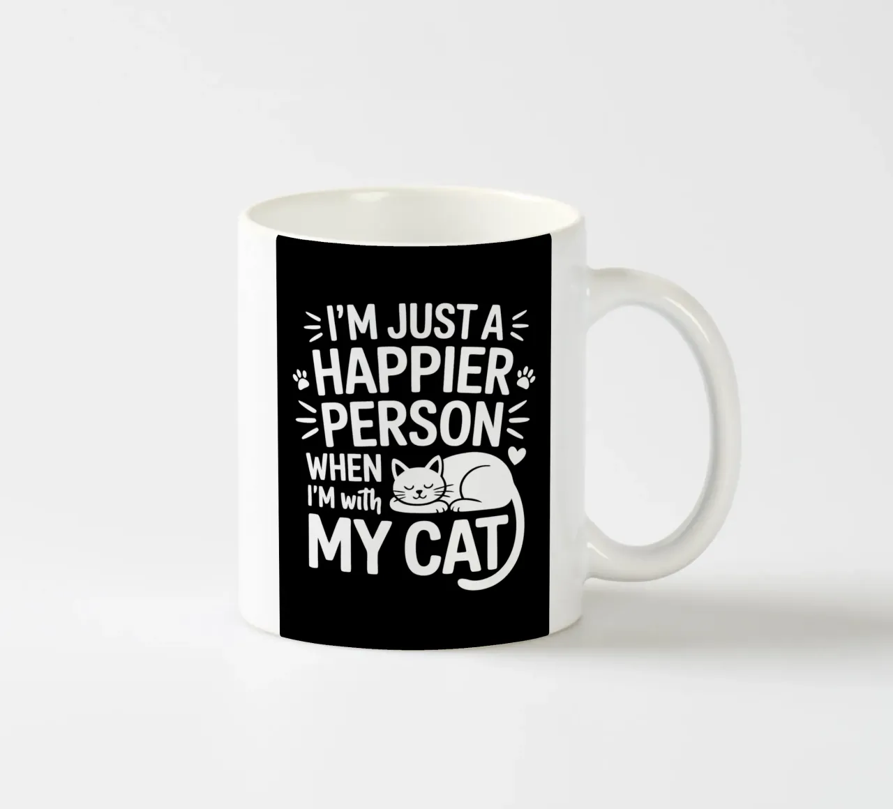 Sono una persona più felice quando sono con il mio gatto tazza in ceramica da Benjamin Pelletier