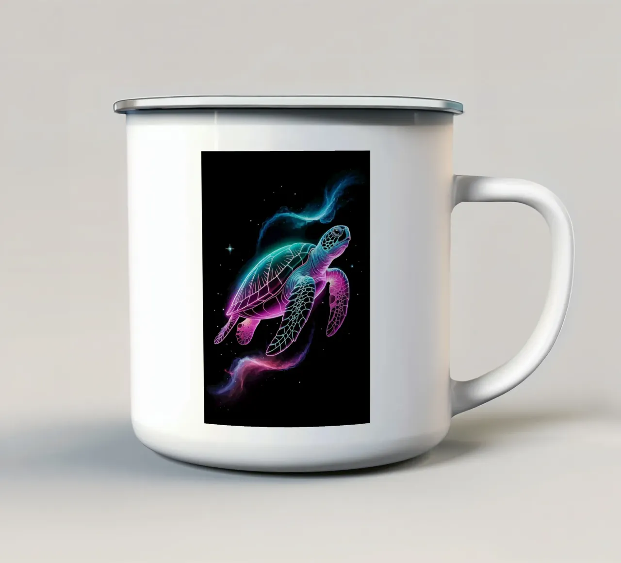 Tartaruga al neon nello spazio tazza in smalto da Benjamin Pelletier