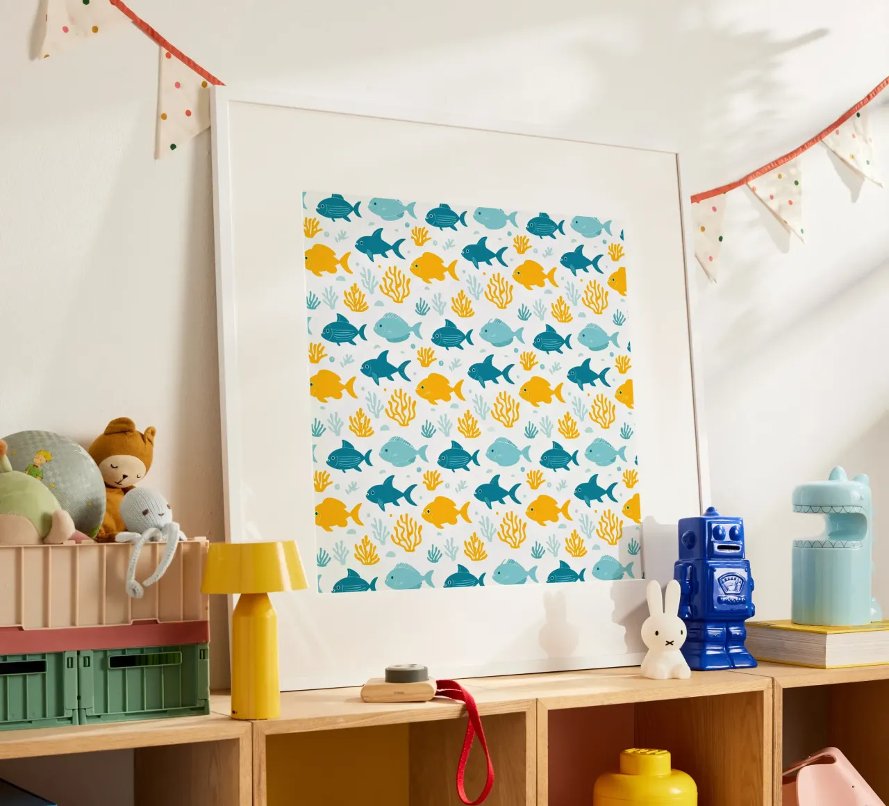 Mondo sommerso - Modello di pesce 1 poster con telaio in legno da Hightown Design