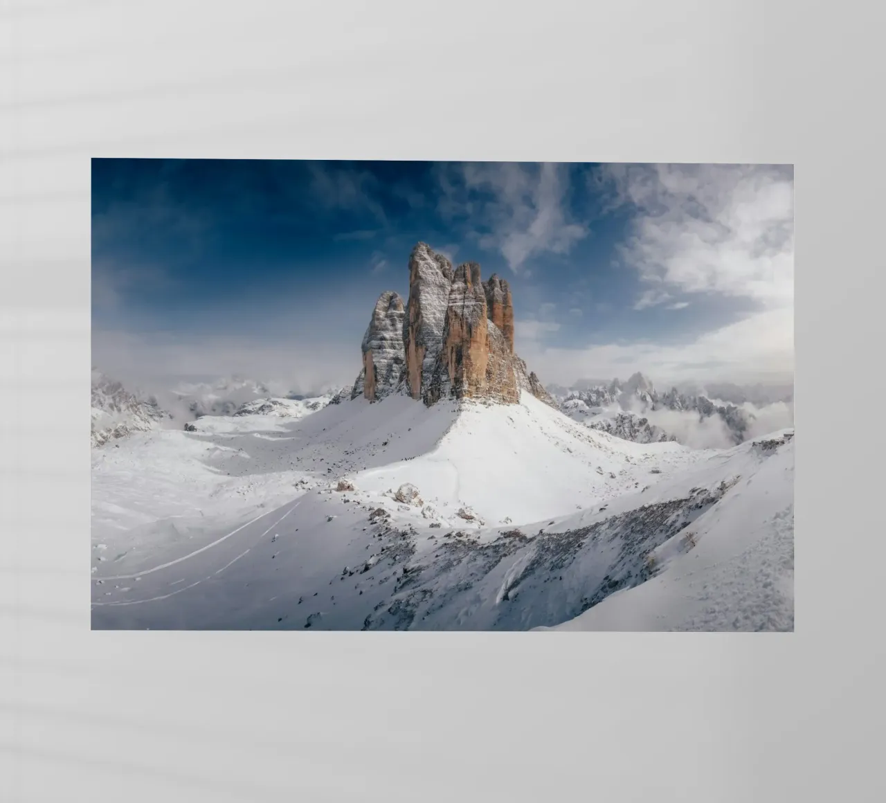 tower on snow mountain pellicola backlit da feny
