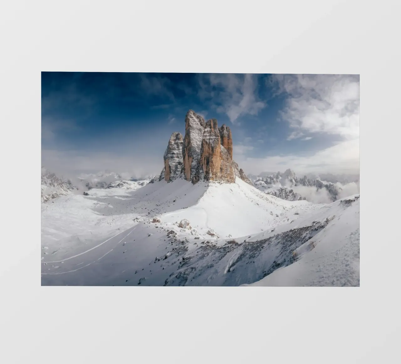 tower on snow mountain pellicola backlit da feny