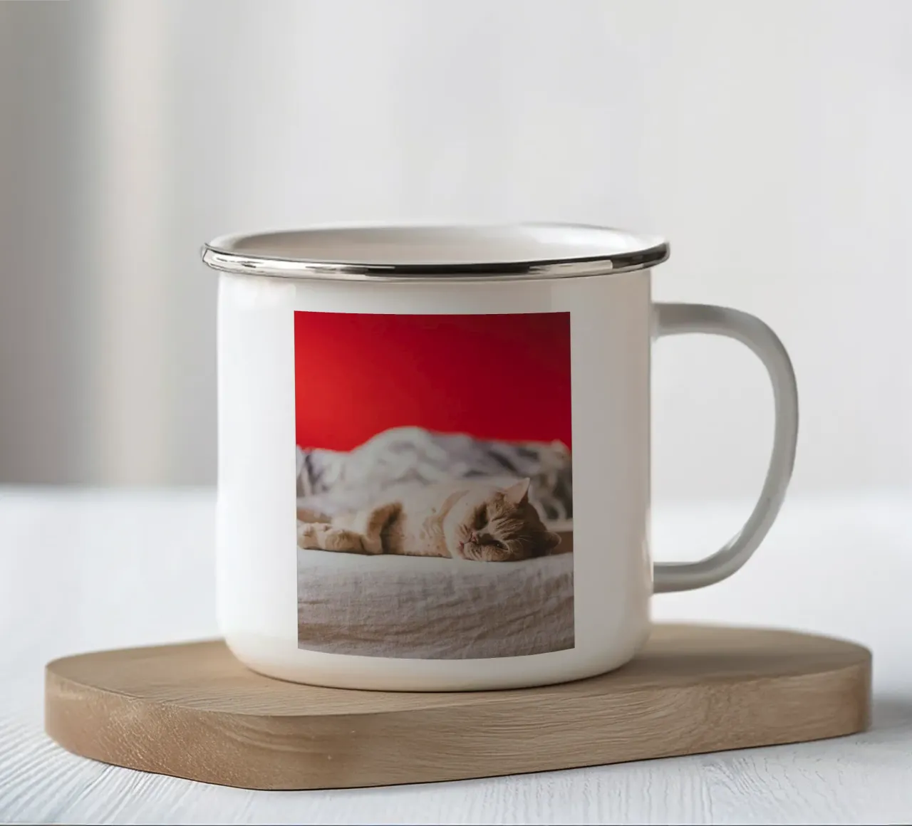 cat on bed tazza in smalto da feny