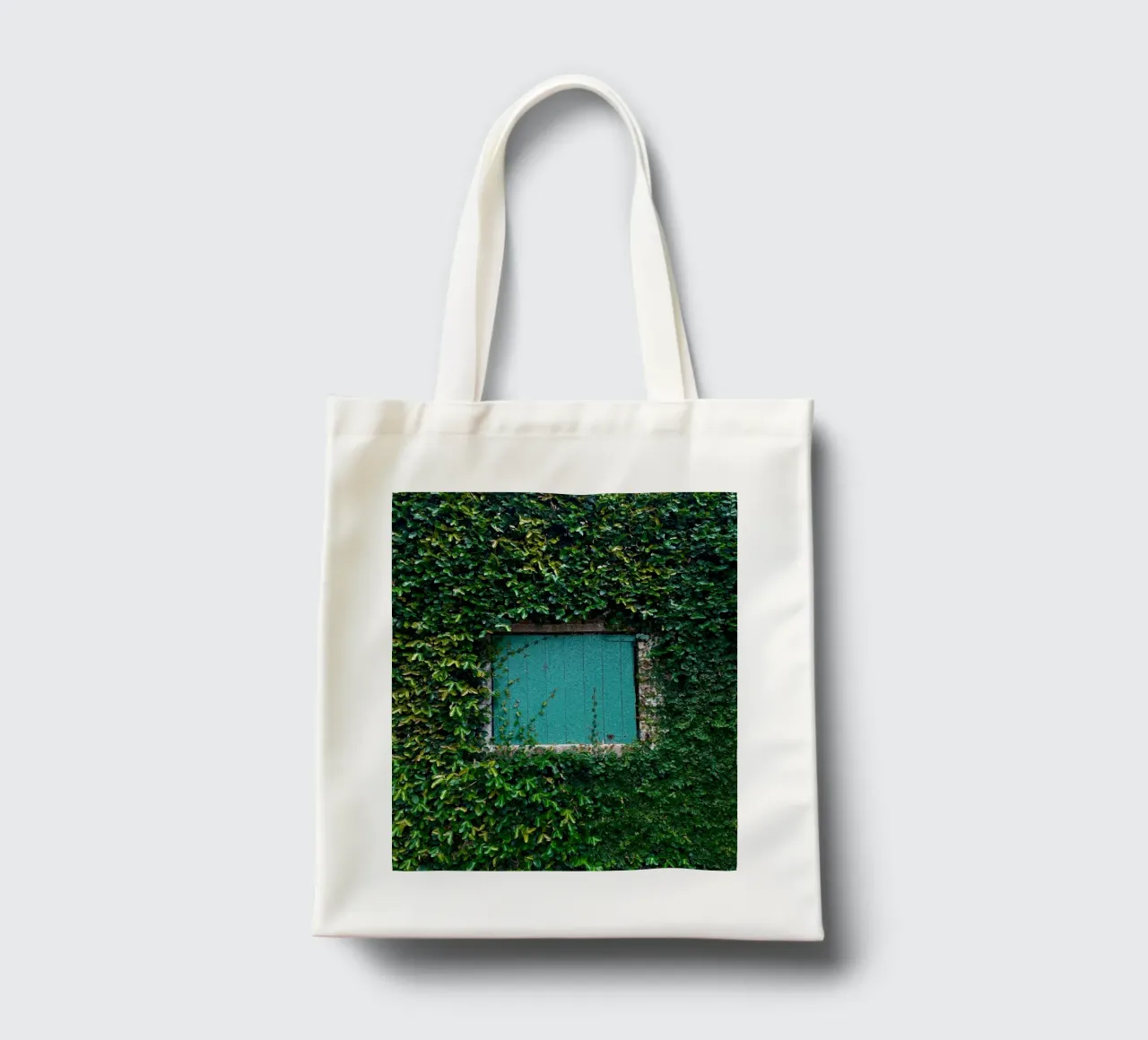 window in wall of leaf borsa in juta da feny