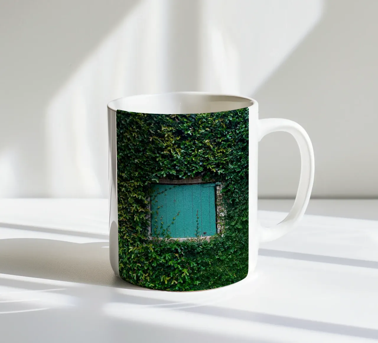 window in wall of leaf tazza in ceramica da feny