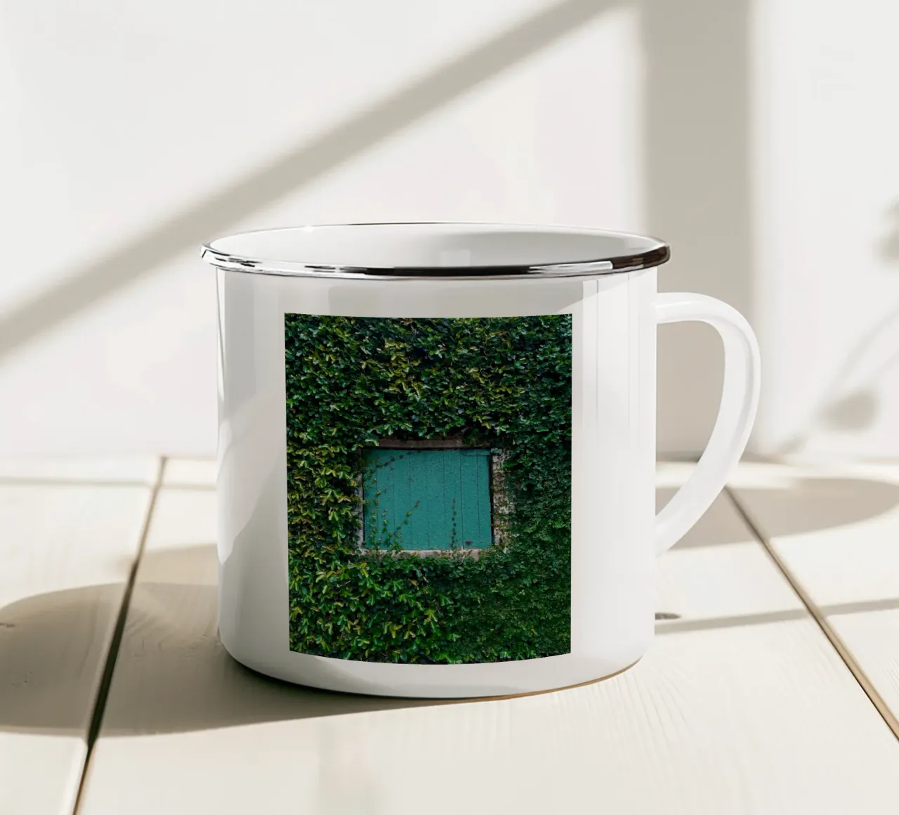 window in wall of leaf tazza in smalto da feny