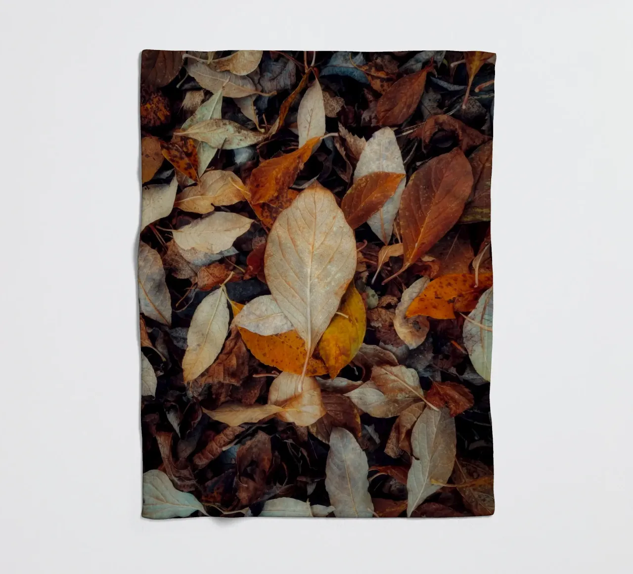 ein rotes Blatt Fleecedecke von Earthly Visions