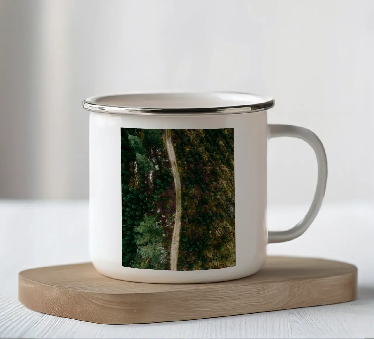 sentiero nella foresta tazza in smalto da Earthly Visions