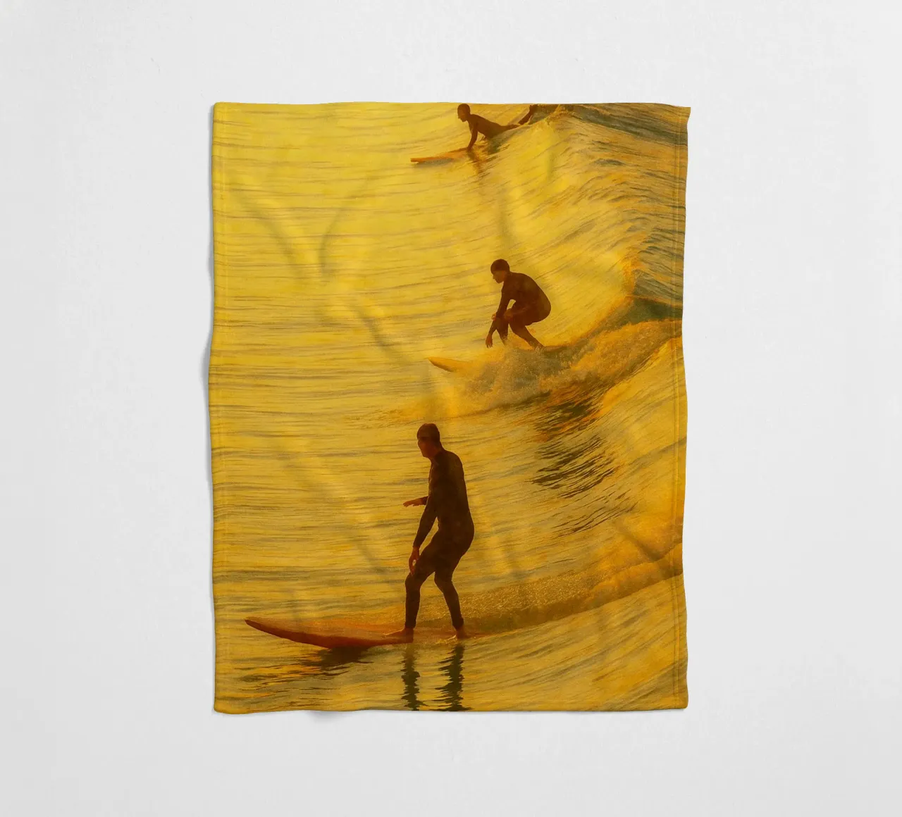 Surfen Retro-Gemälde Fleecedecke von lottuz